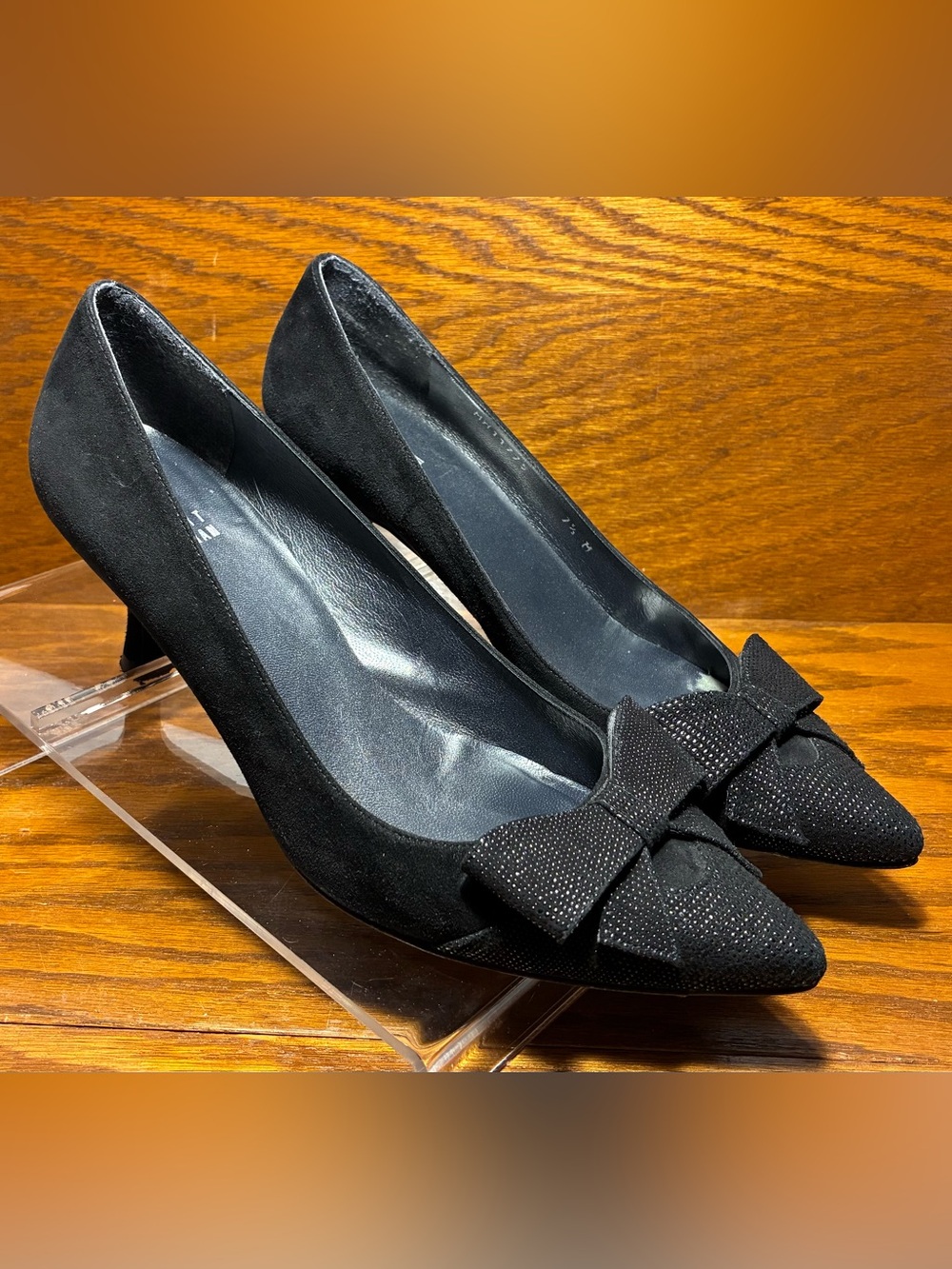 Stuart Weitzman Micro-Studded Bow and Toe Black Suede Pointed Toe Heels Size 7.5